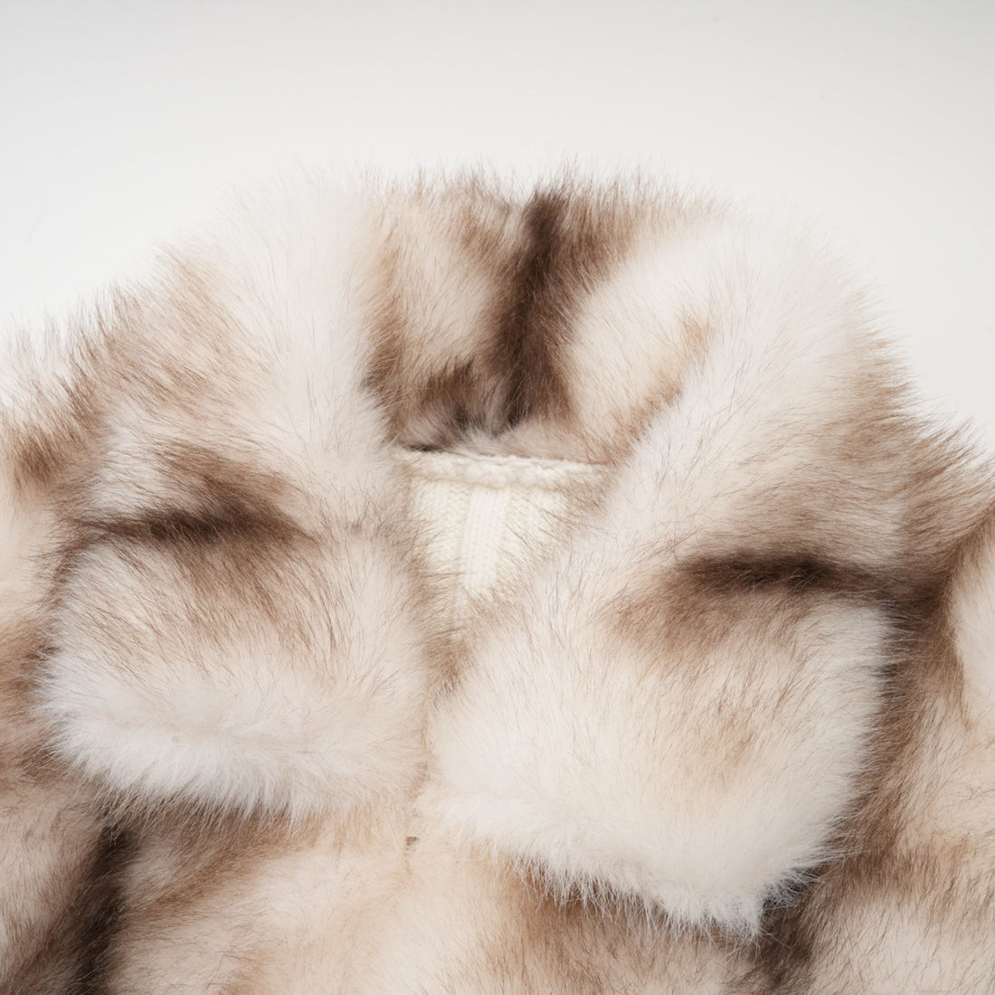 EXCLUSIVE FUR SWEATER - WHITE