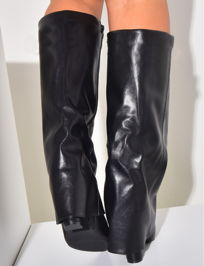 SET: COAT & LEATHER BOOTS